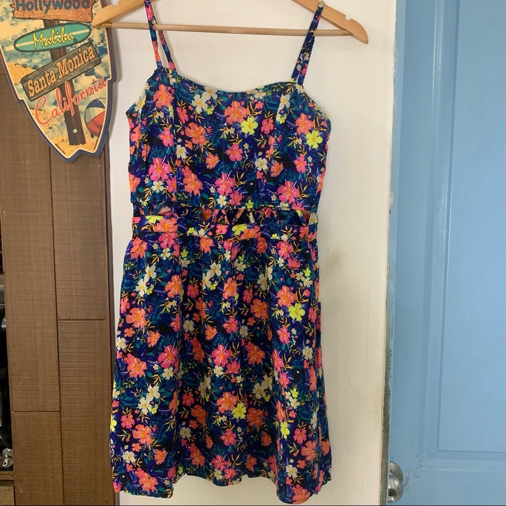 👗 H&M Floral Summer Dress - Picture 4 of 12